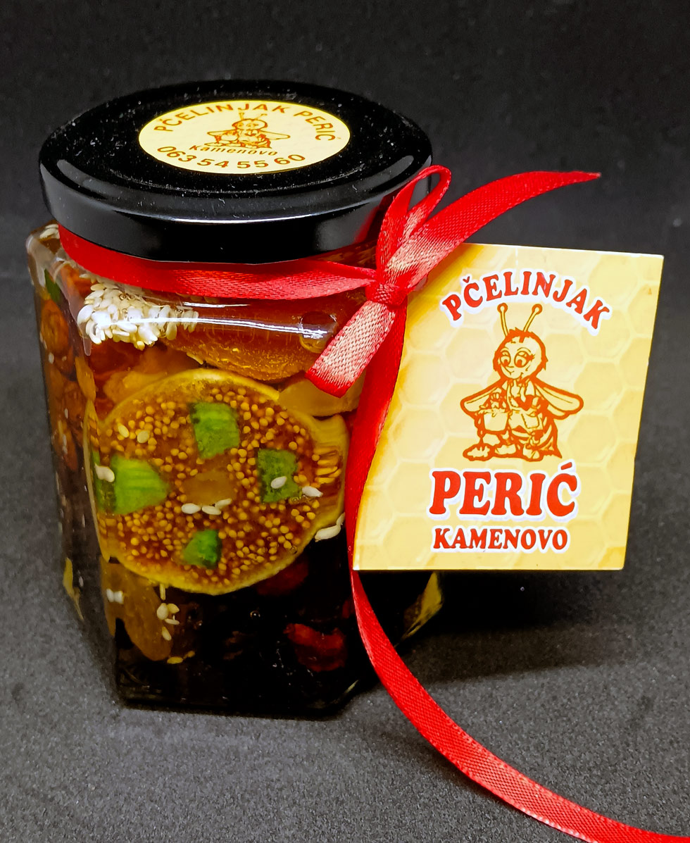 bagremov med sa suvim i kostunjavim vocem 01 pcelinjak peric